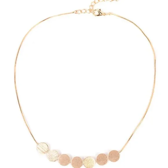 Paparazzi Jewelry Accessories - Slimmer Glimmer - Gold Necklace - Vintage - Picture 5 of 6